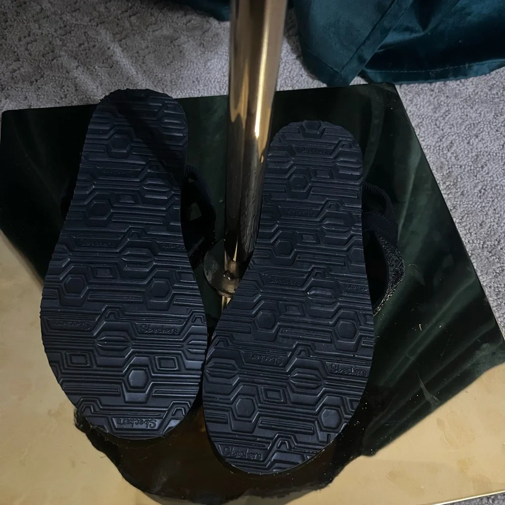 Cali from Skechers Black Yoga Foam Women's Sandals - Picture 7 of 10